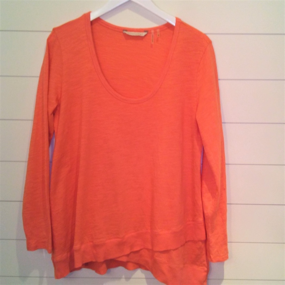 Soft Surroundings Top Angled Hemline Scoop Neckline Size Medium